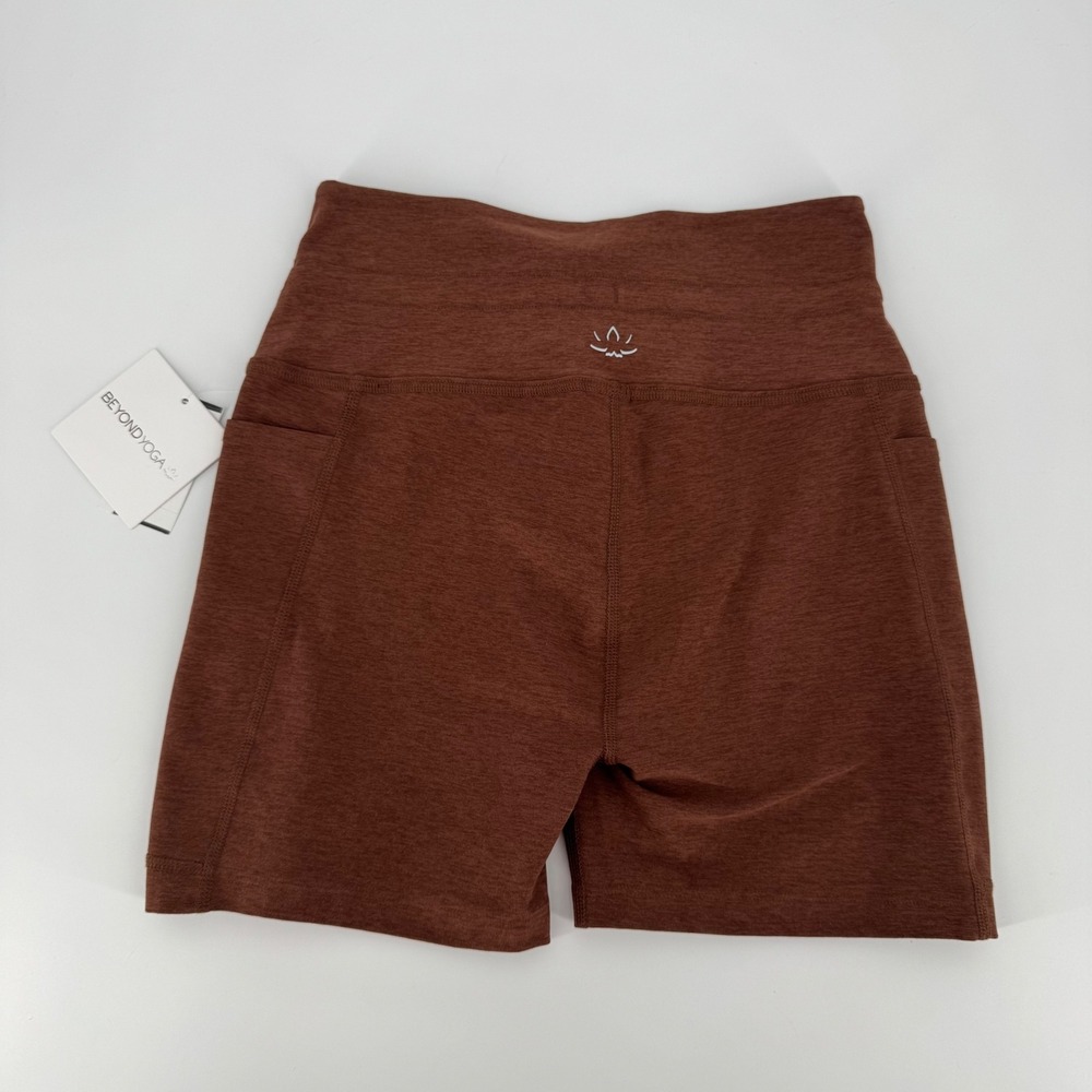 Beyond Yoga Spacedye Out of Pocket High Waisted Midi Short Brown XL SD5184 NEW - Picture 2 of 5